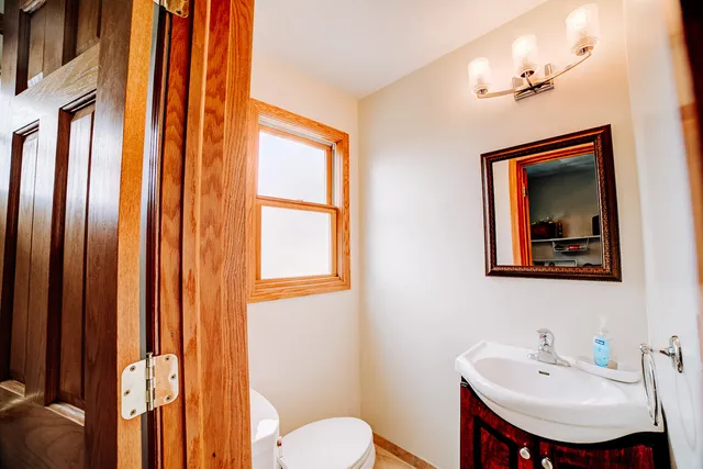 $459,900 | 1985 North 670 East Road, Gilman, IL 60938