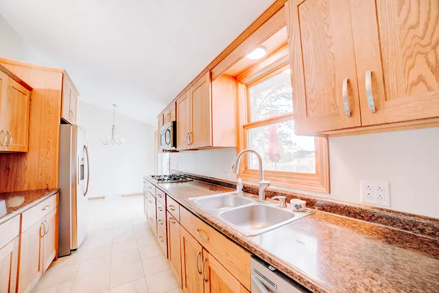 $459,900 | 1985 North 670 East Road, Gilman, IL 60938