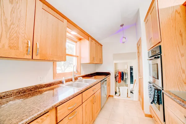 $405,000 | 1985 North 670 East Road, Gilman, IL 60938