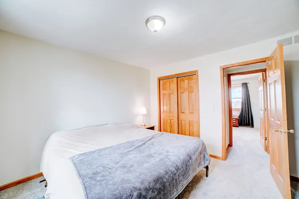 $405,000 | 1985 North 670 East Road, Gilman, IL 60938