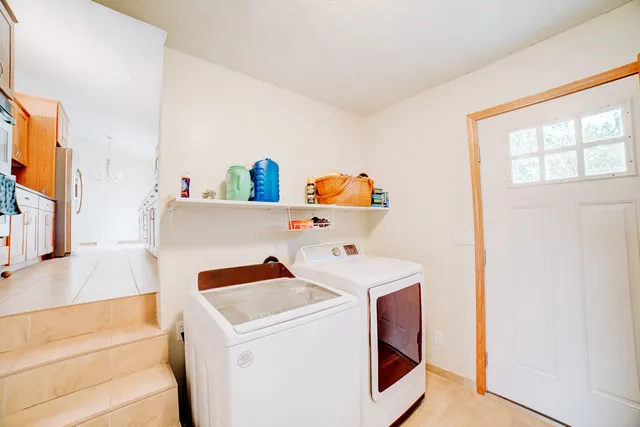 $459,900 | 1985 North 670 East Road, Gilman, IL 60938