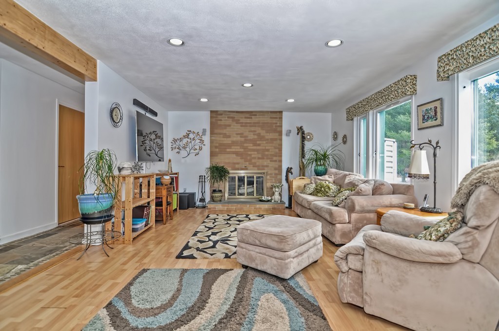 7 Colonel Gridley Road Sharon, MA 02067 - Photo 8 of 30 Gallery Image 8