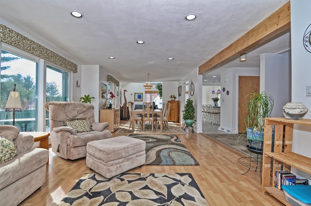 7 Colonel Gridley Road Sharon, MA 02067 - Photo 9 of 30 Gallery Image 9