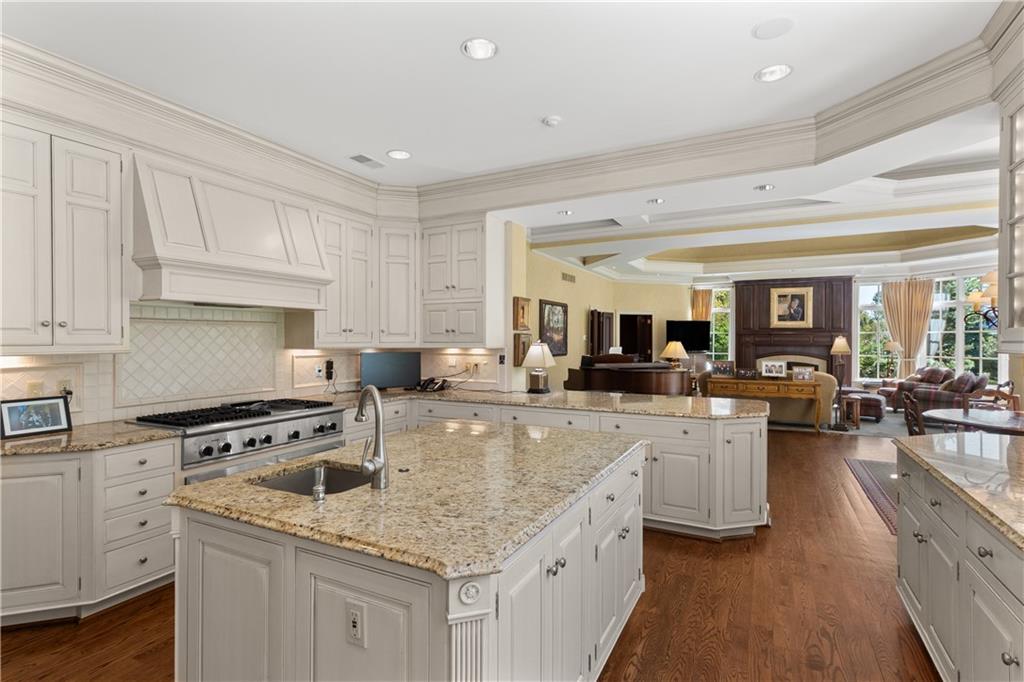 282 Justabout Road Venetia, PA 15367 - Photo 20 of 50 a kitchen with stainless steel appliances granite countertop a sink dishwasher stove and refrigerator