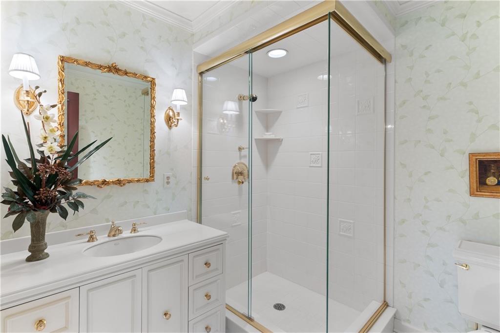 282 Justabout Road Venetia, PA 15367 - Photo 36 of 50 a bathroom with a shower sink and mirror