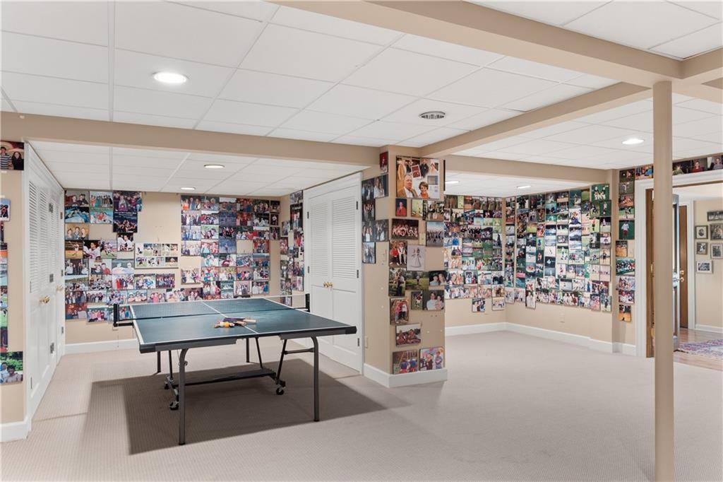 282 Justabout Road Venetia, PA 15367 - Photo 42 of 50 a view of a room with gym equipment