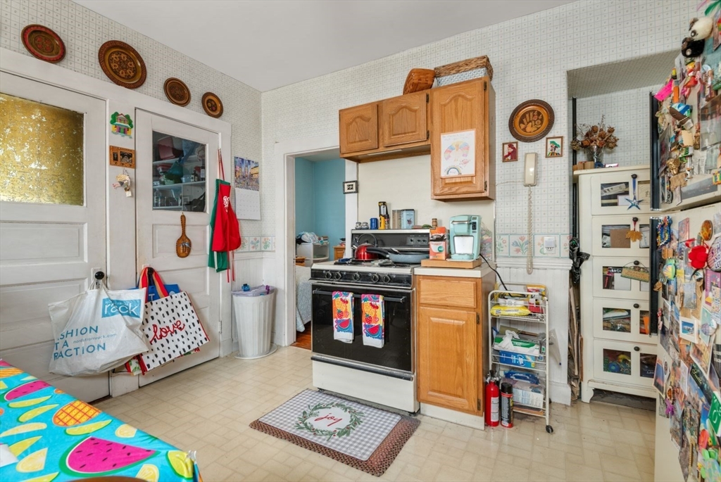25 Howell Street Boston, MA 02125 - Photo 7 of 31