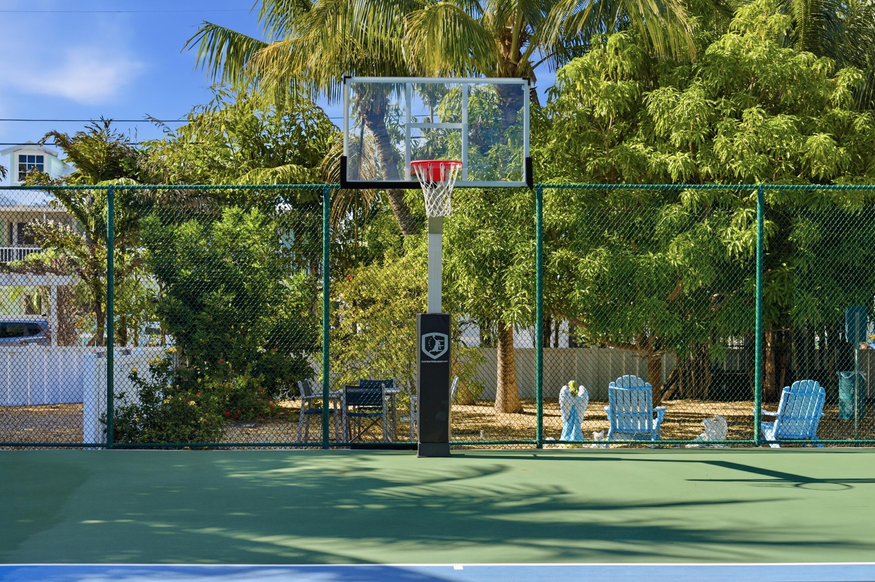 101 Oleander Circle Key Largo, FL 33037 - Photo 108 of 126 Courtyard_003