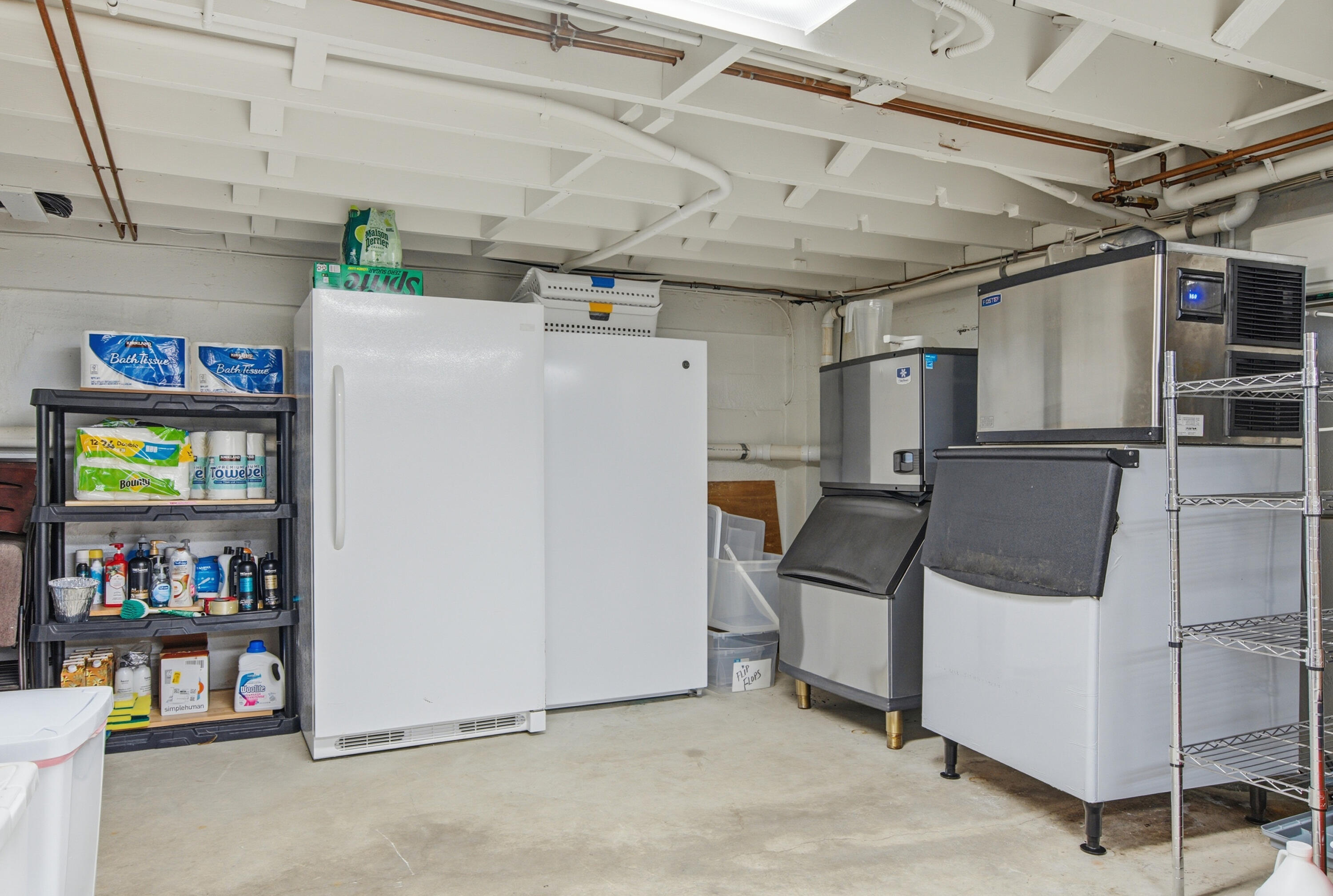 101 Oleander Circle Key Largo, FL 33037 - Photo 123 of 126 a view of a storage & utility room with washer and dryer