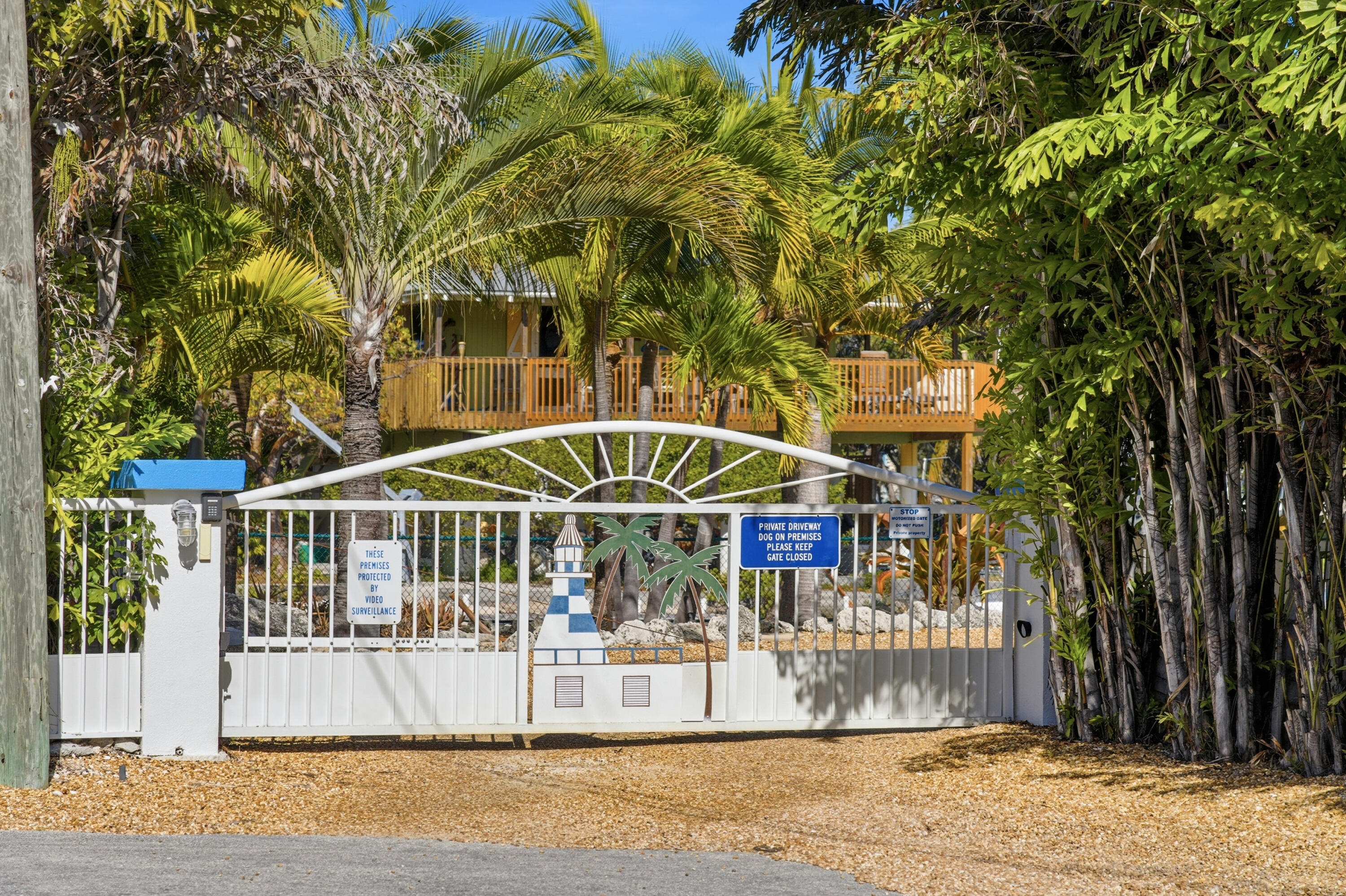 101 Oleander Circle Key Largo, FL 33037 - Photo 125 of 126 Courtyard_010
