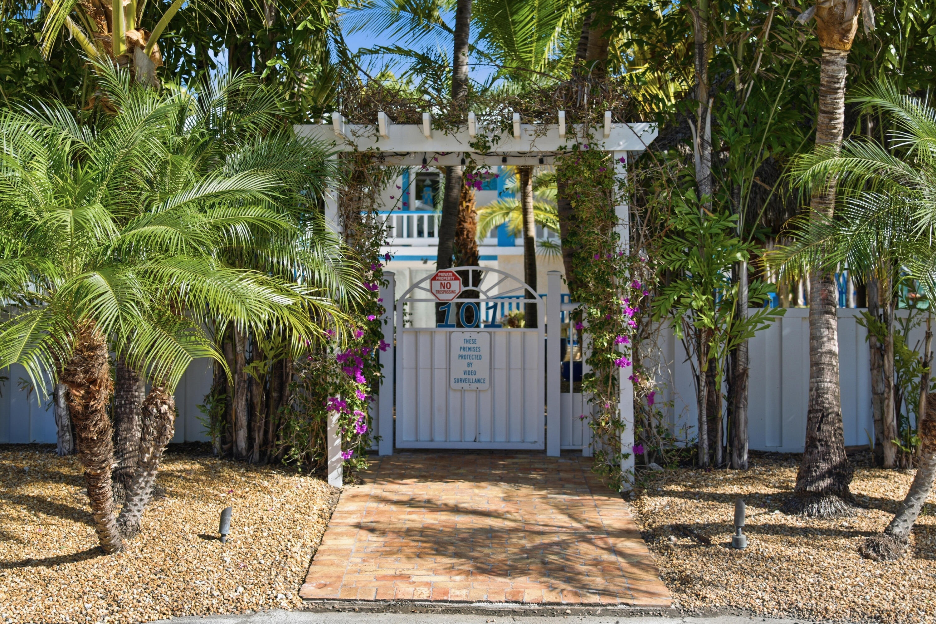 101 Oleander Circle Key Largo, FL 33037 - Photo 7 of 126 Courtyard_008