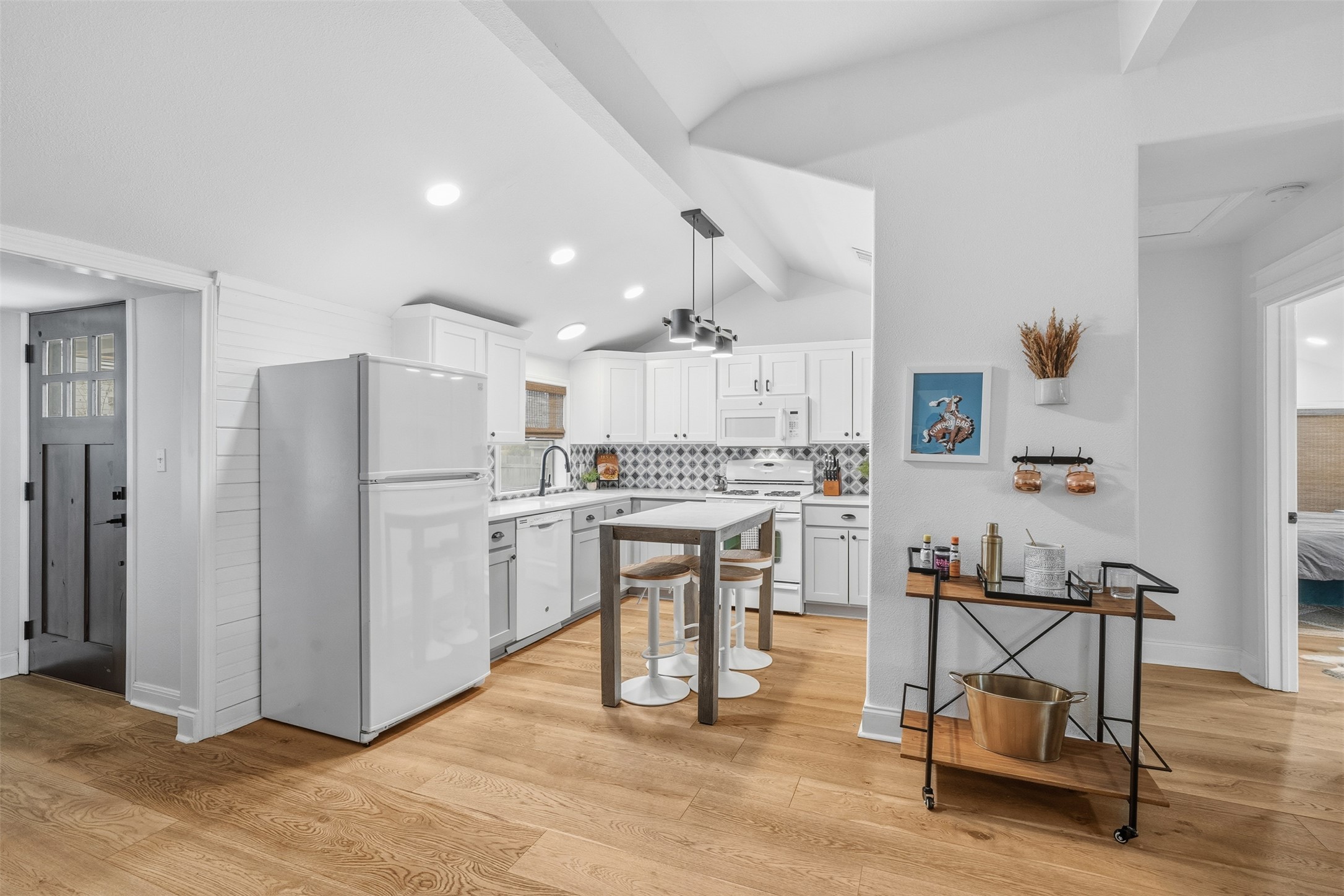 504 East 5th Street Georgetown, TX 78626 - Photo 8 of 34