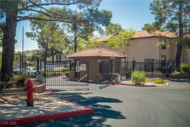 $199,999 | 2451 North Rainbow Boulevard, Unit 1083, Las Vegas, NV 89108