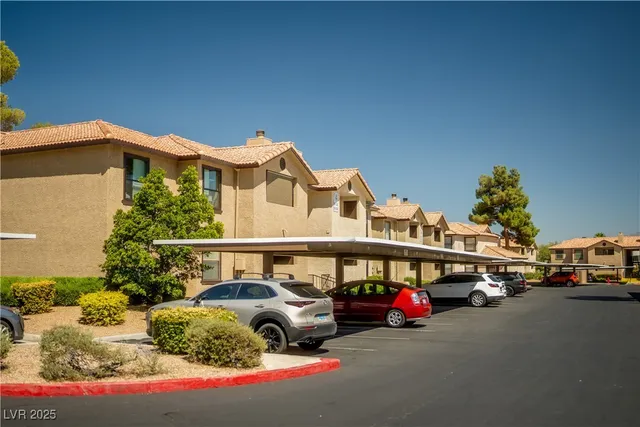 $199,999 | 2451 North Rainbow Boulevard, Unit 1083, Las Vegas, NV 89108