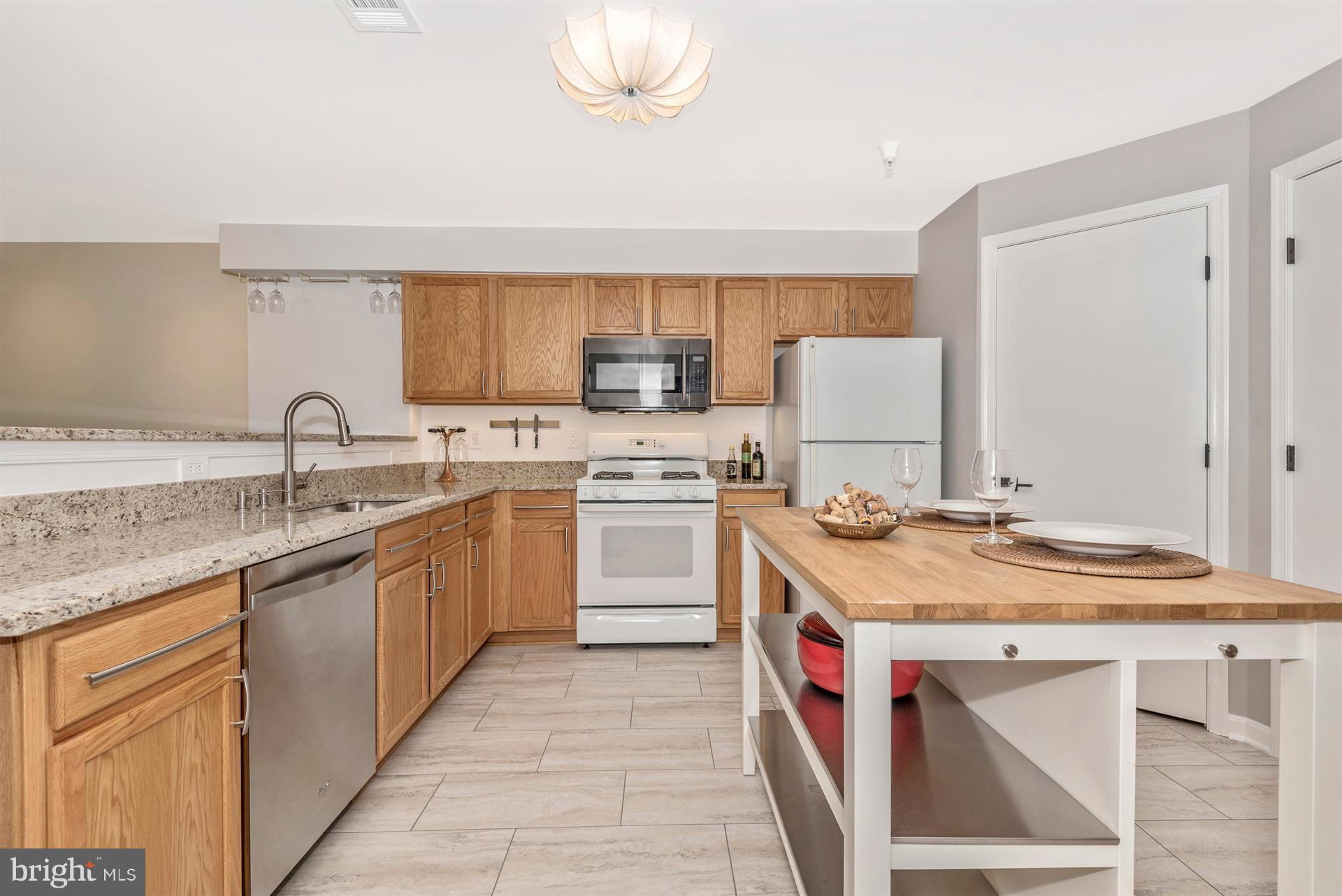 13974 Lullaby Road, Unit 3 Germantown, MD 20874 - Photo 15 of 28 Updated kitchen