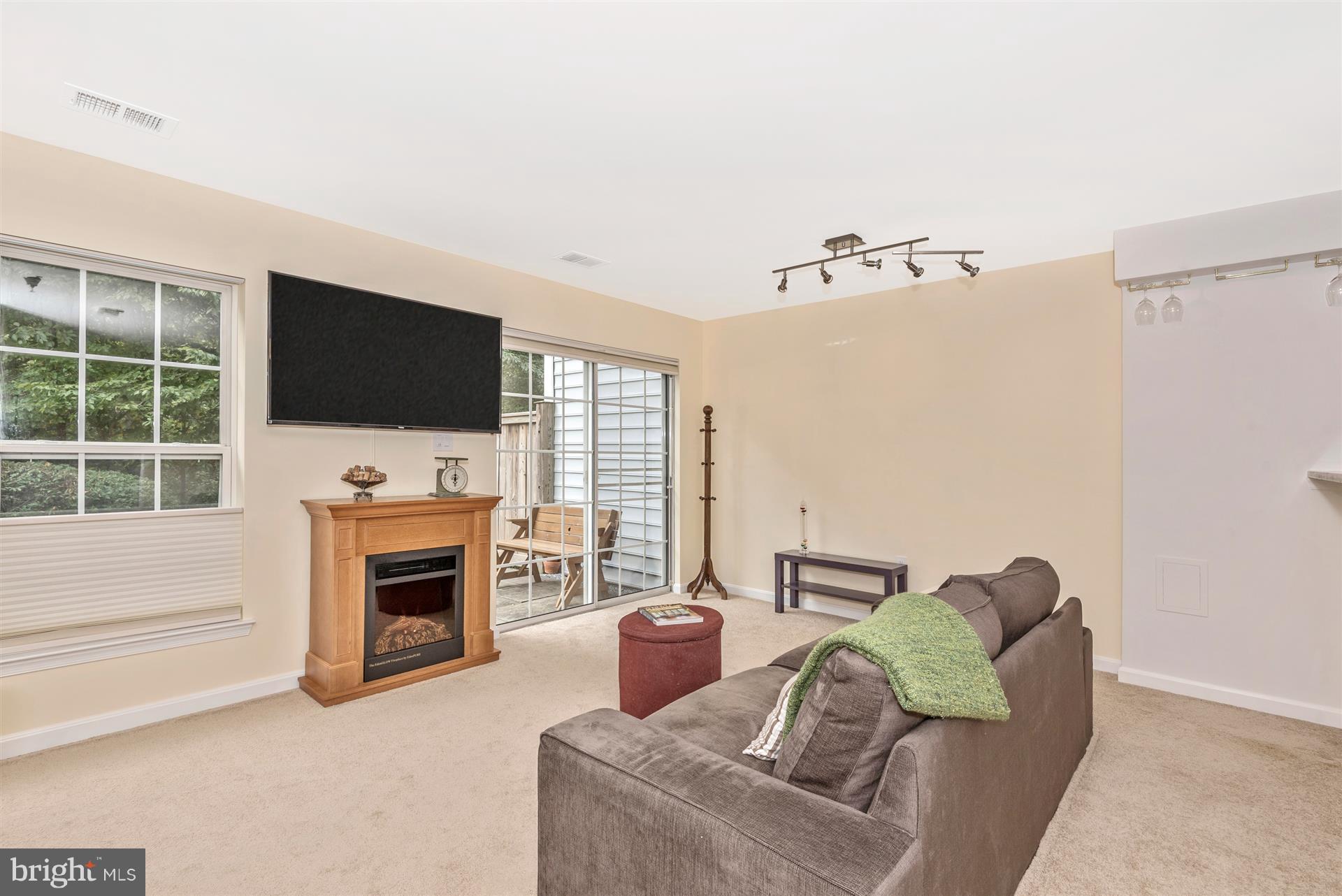 13974 Lullaby Road, Unit 3 Germantown, MD 20874 - Photo 20 of 28 Living Room