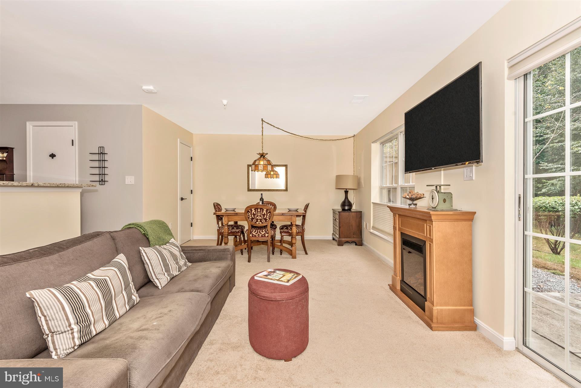 13974 Lullaby Road, Unit 3 Germantown, MD 20874 - Photo 23 of 28 Living Room/ dining room