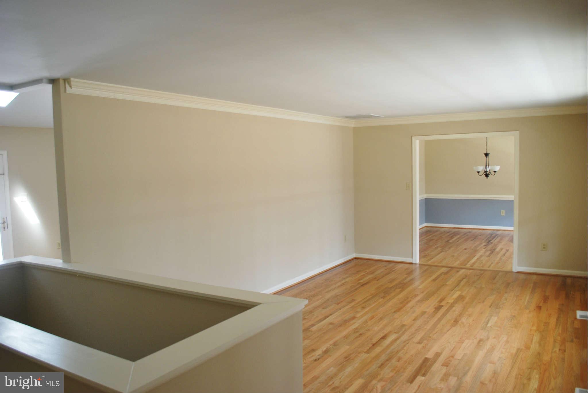 13102 Mill Road Fredericksburg, VA 22407 - Photo 3 of 27 Living Room