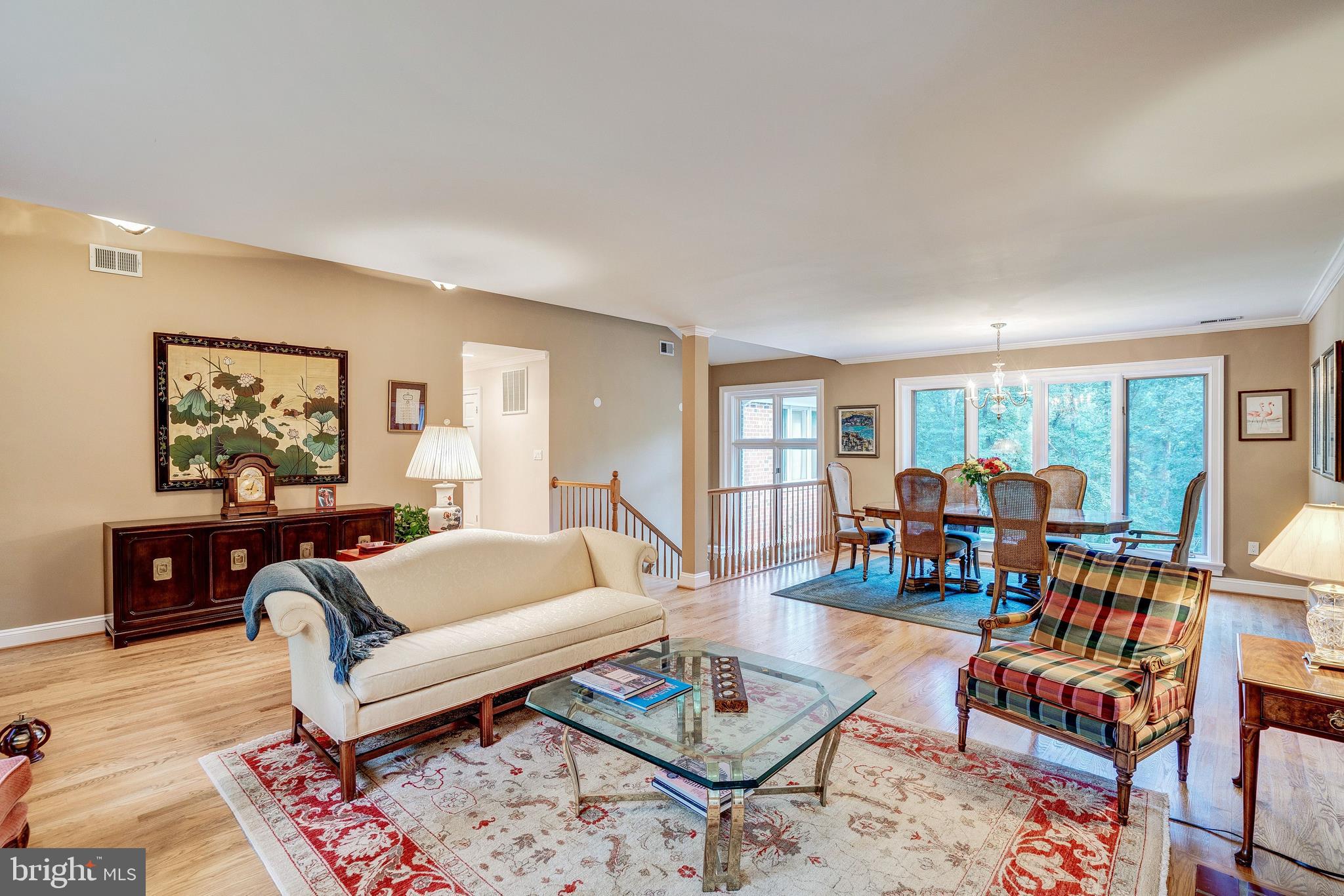 8643 Overlook Road McLean, VA 22102 - Photo 5 of 45 Living Room
