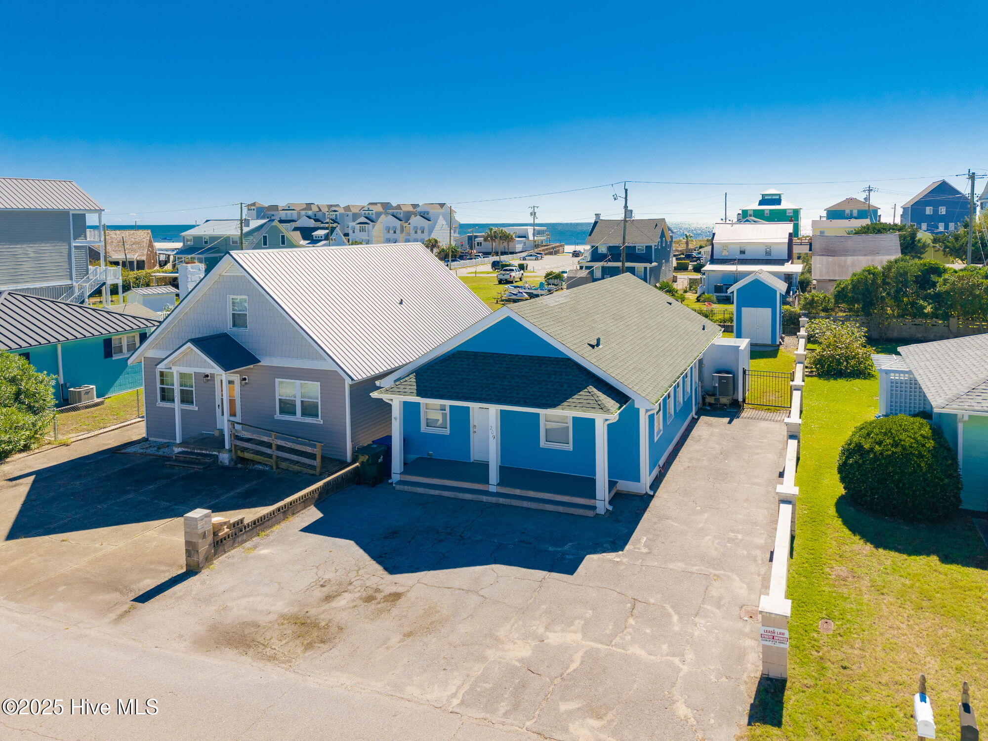 209 West Terminal Boulevard Atlantic Beach, NC 28512 - Photo 1 of 35 3-web-or-mls-chadwick-visuals-209-w-term
