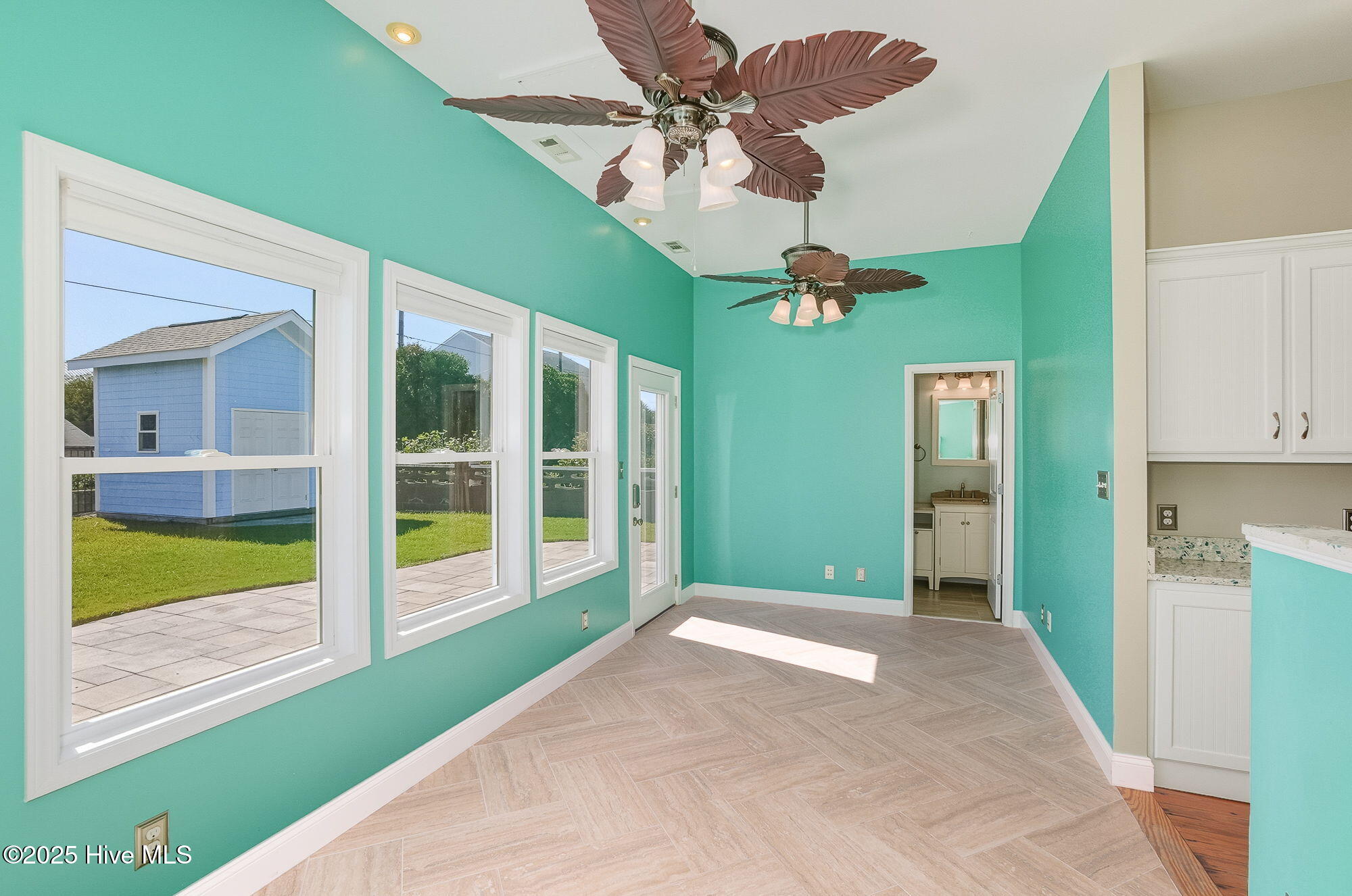 209 West Terminal Boulevard Atlantic Beach, NC 28512 - Photo 21 of 35 24-web-or-mls-chadwick-visuals-209-w-ter