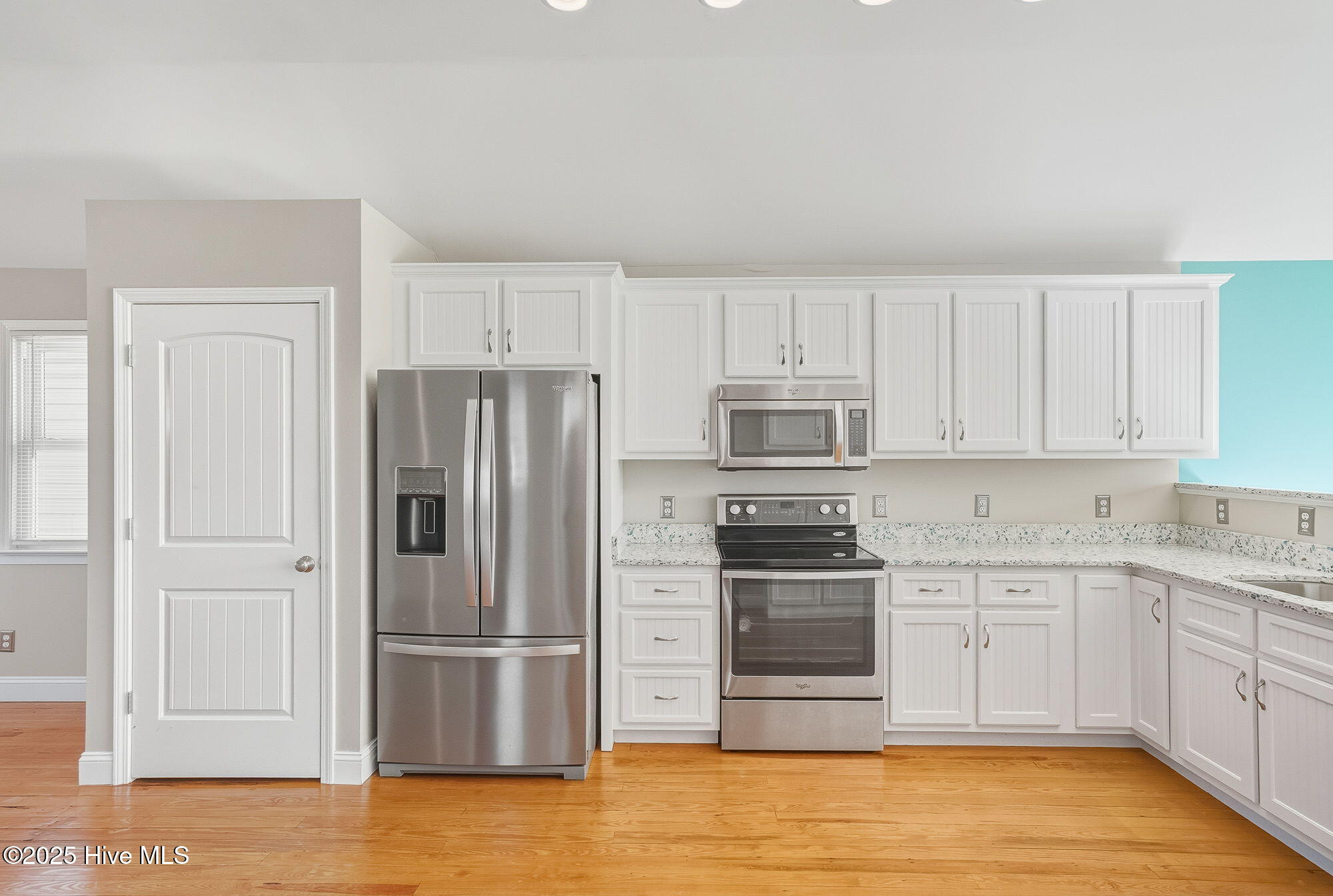 209 West Terminal Boulevard Atlantic Beach, NC 28512 - Photo 9 of 35 22-web-or-mls-chadwick-visuals-209-w-ter