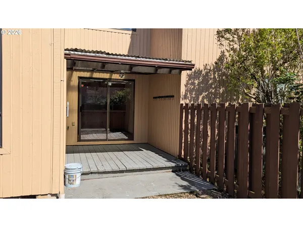 $425,000 | 4040 Southeast Wynnwood Drive, Hillsboro, OR 97123