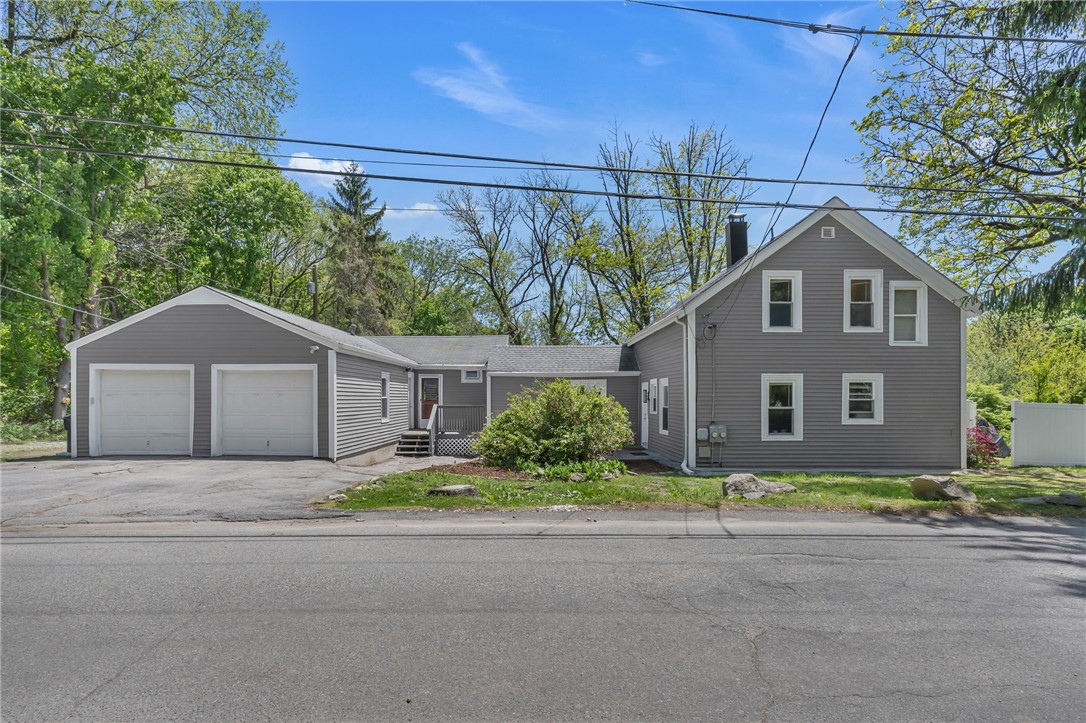 19 Hardwick Street Cumberland, RI 02864 - Photo 1 of 40