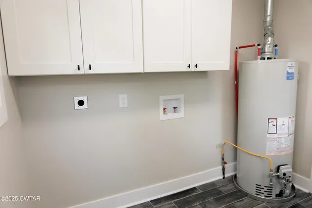 a view of entryway with a front door