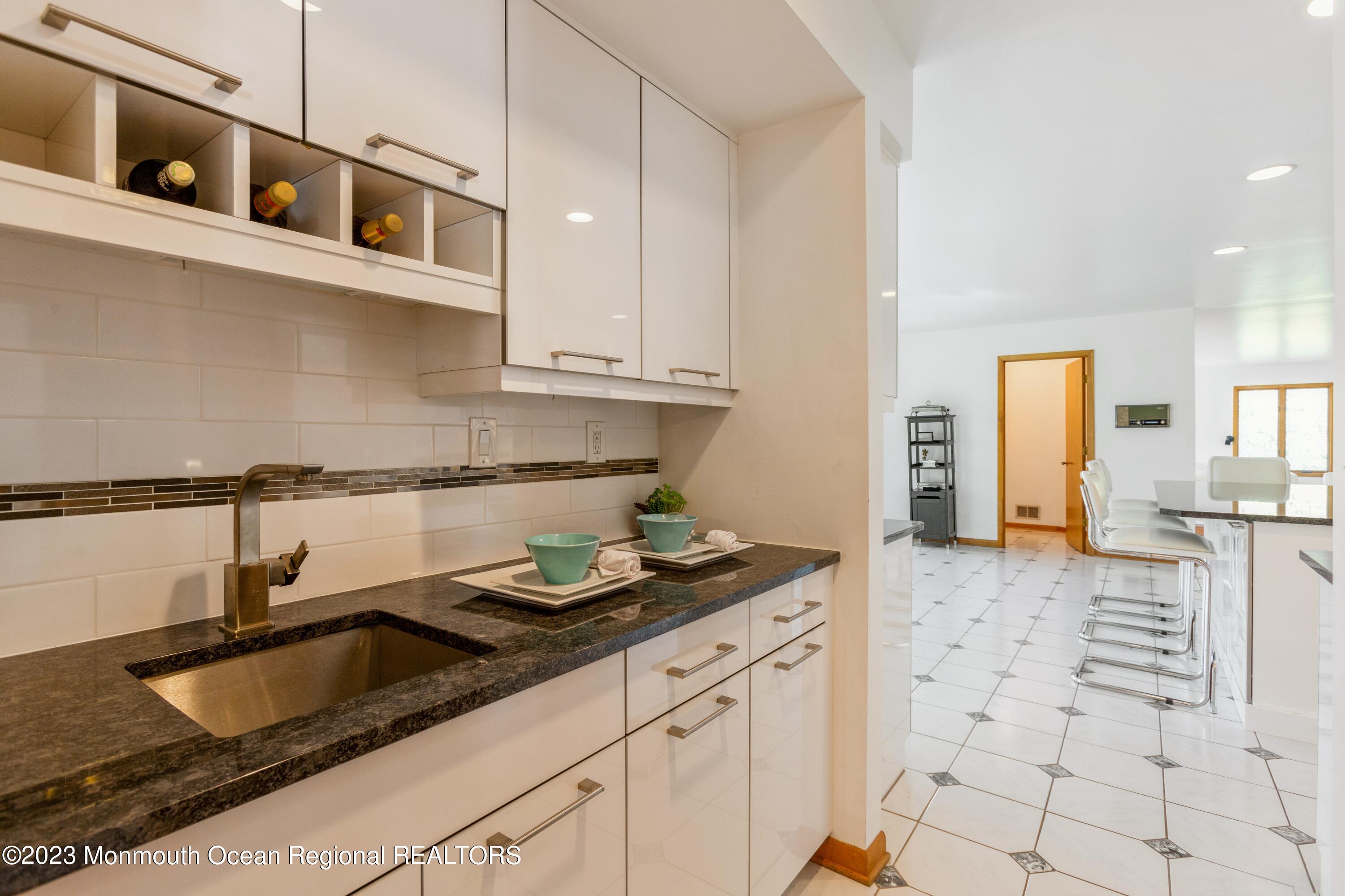 1121 Cooper Road Scotch Plains, NJ 07076 - Photo 12 of 43 07_1121CooperRd_2007_HiRes