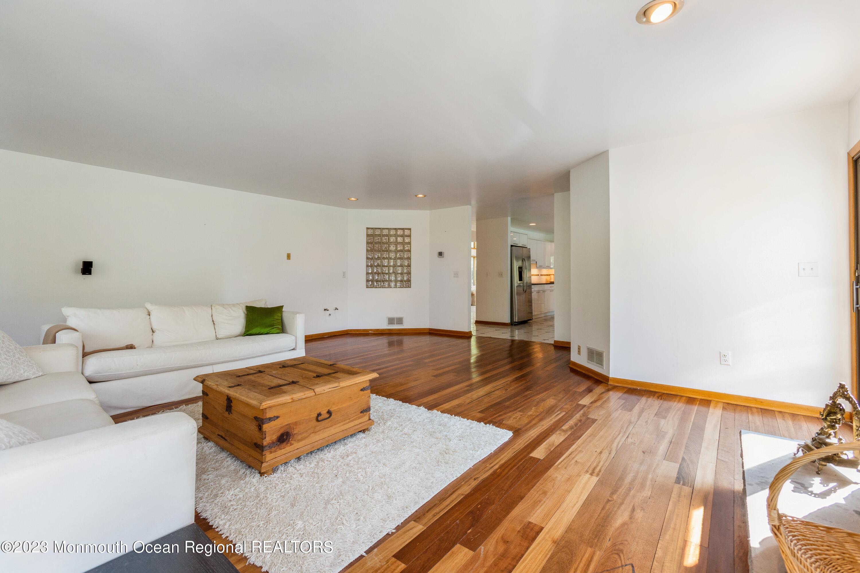 1121 Cooper Road Scotch Plains, NJ 07076 - Photo 19 of 43 13_1121CooperRd_2013_HiRes