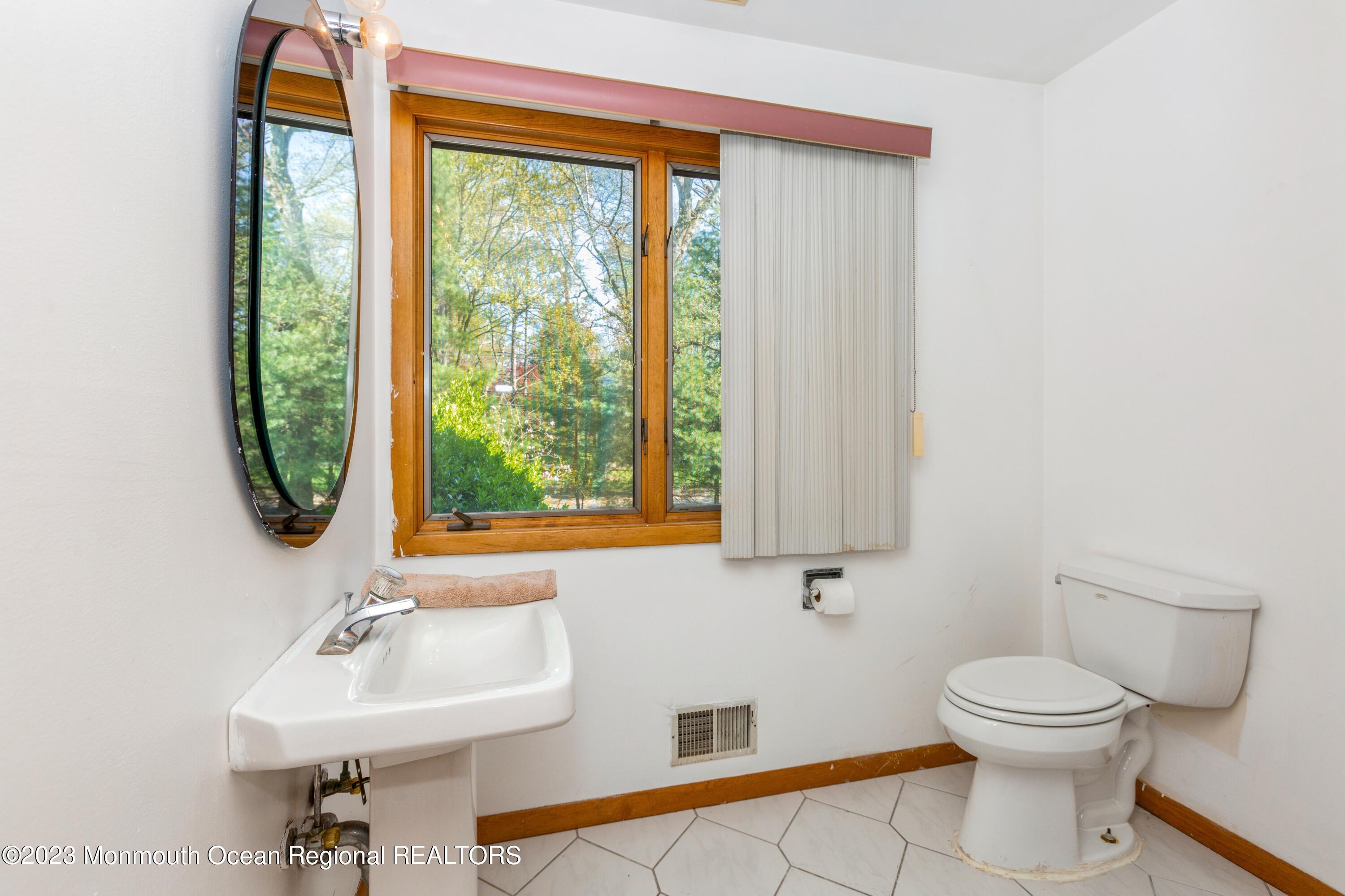 1121 Cooper Road Scotch Plains, NJ 07076 - Photo 24 of 43 14_1121CooperRd_2015_HiRes