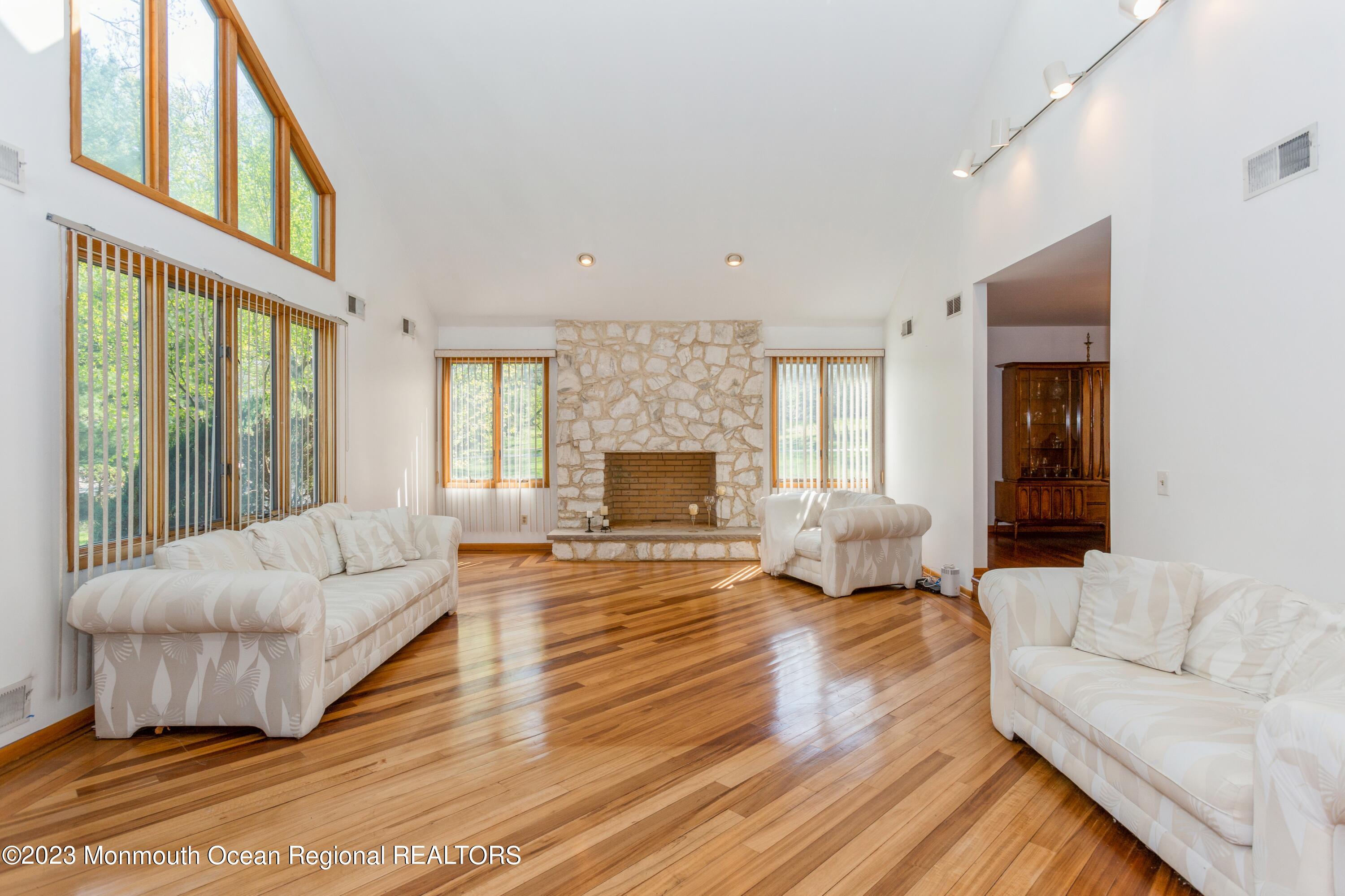 1121 Cooper Road Scotch Plains, NJ 07076 - Photo 6 of 43 02_1121CooperRd_2002_HiRes