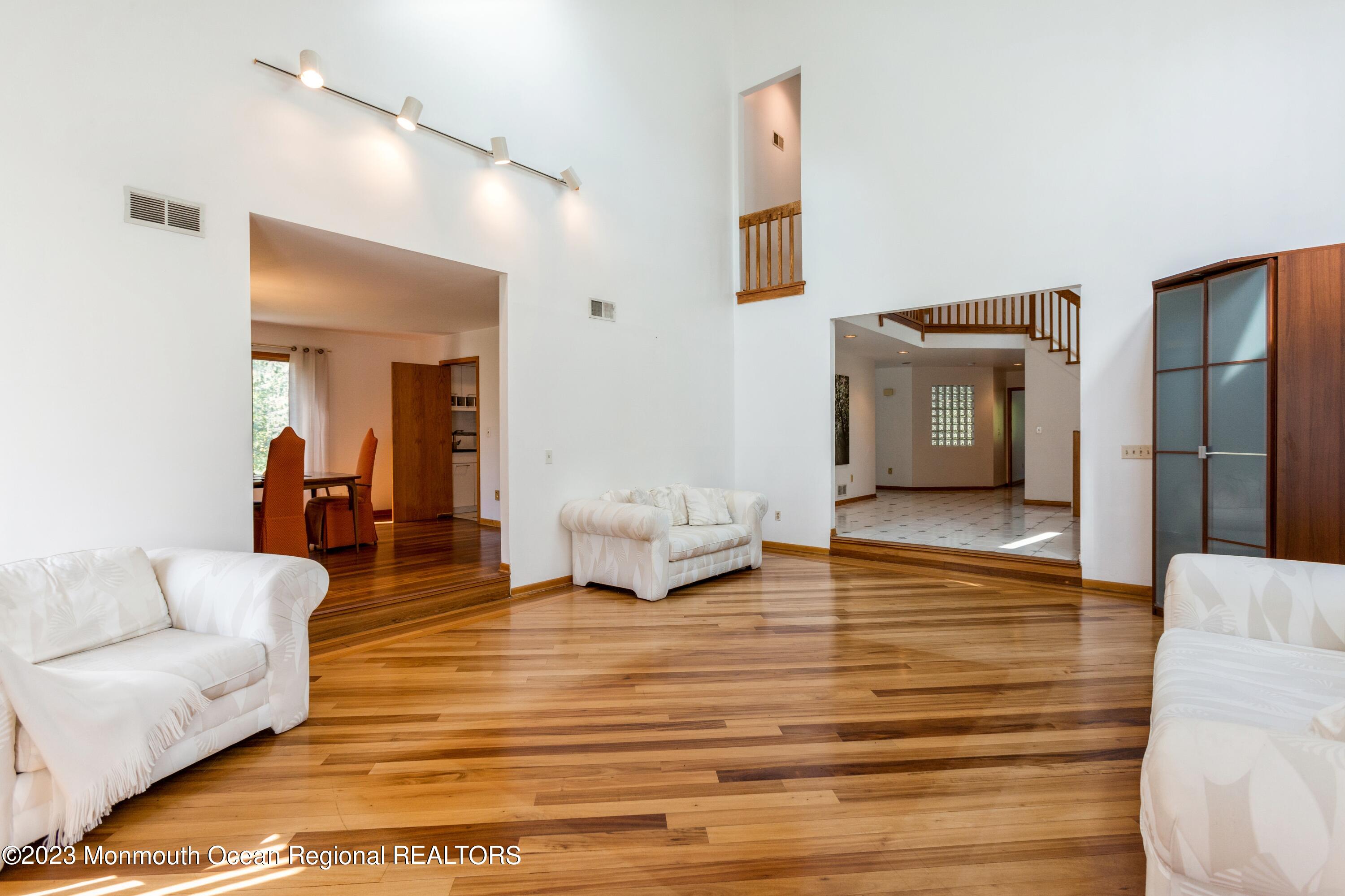 1121 Cooper Road Scotch Plains, NJ 07076 - Photo 7 of 43 03_1121CooperRd_2003_HiRes