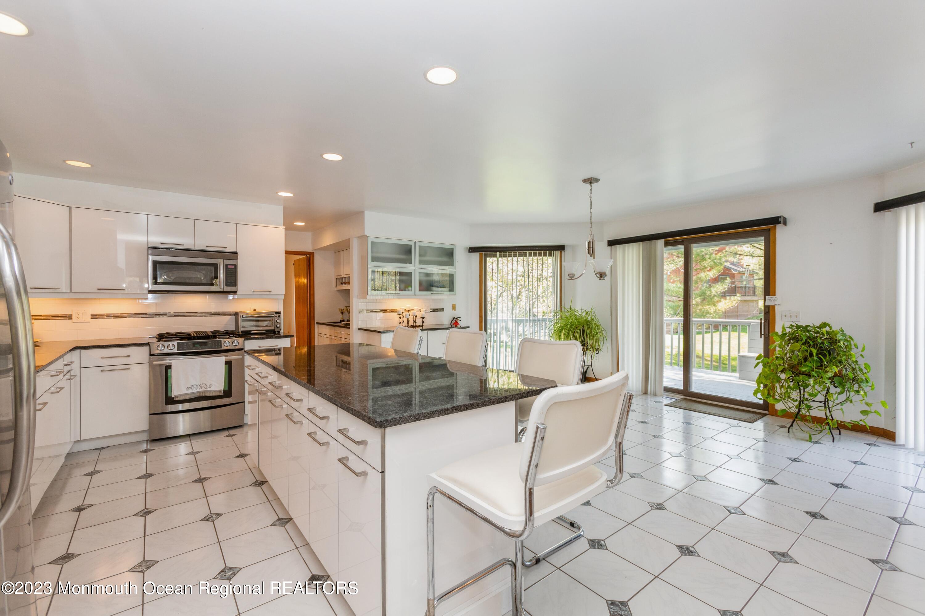 1121 Cooper Road Scotch Plains, NJ 07076 - Photo 8 of 43 08_1121CooperRd_2008_HiRes