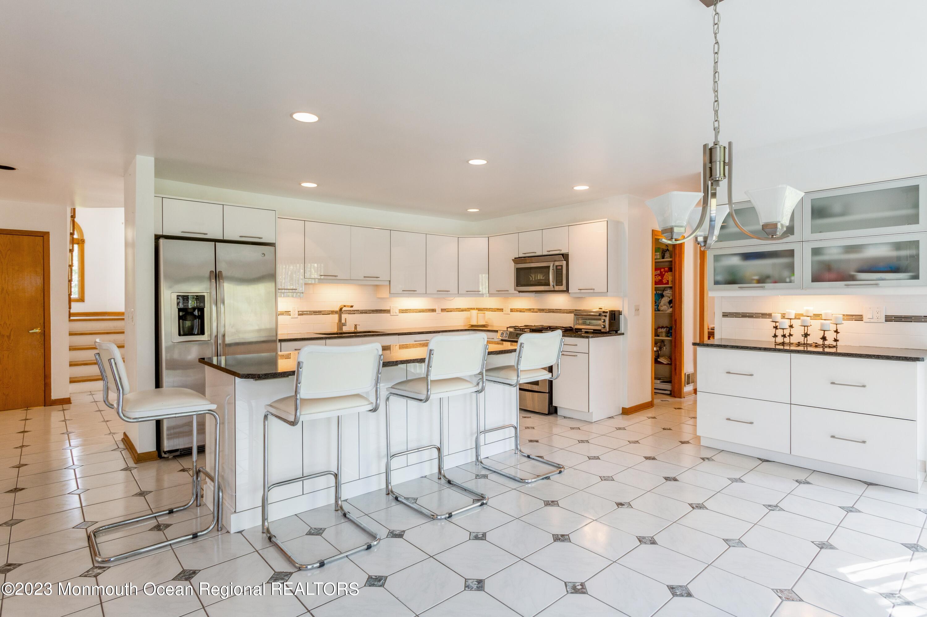 1121 Cooper Road Scotch Plains, NJ 07076 - Photo 10 of 43 09_1121CooperRd_2009_HiRes