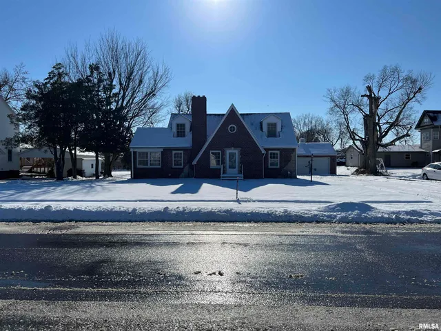 $169,900 | 215 East Vandalia Road, South Jacksonville, IL 62650