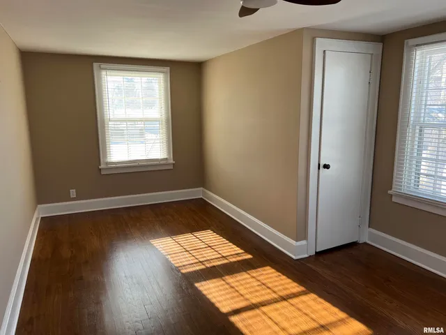 $169,900 | 215 East Vandalia Road, South Jacksonville, IL 62650