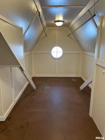 $169,900 | 215 East Vandalia Road, South Jacksonville, IL 62650