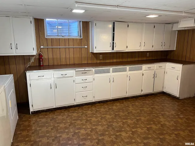 $169,900 | 215 East Vandalia Road, South Jacksonville, IL 62650