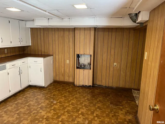 $169,900 | 215 East Vandalia Road, South Jacksonville, IL 62650