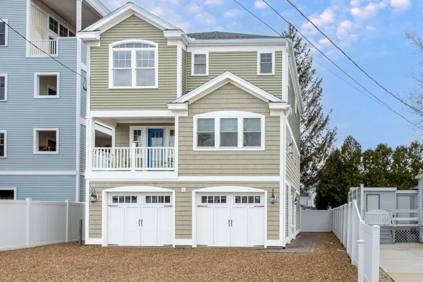 $1,159,000 | 5 Fellows Avenue, Hampton, NH 03842