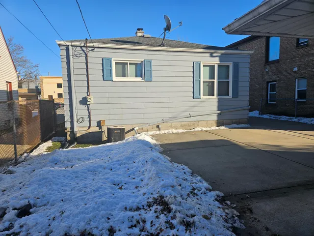 $239,900 | 2573 South 76th Street, West Allis, WI 53219