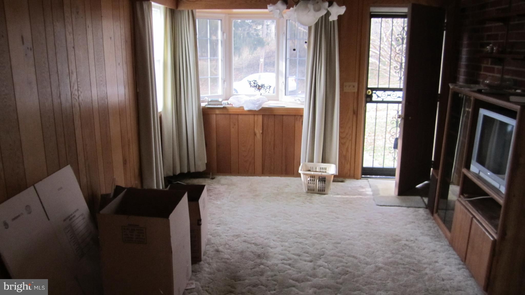 5 Lingate Road Owings Mills, MD 21117 - Photo 20 of 27 LIVING ROOM