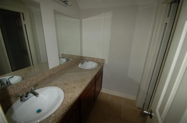 $270,000 | 3338 Walhalla Drive, Houston, TX 77066