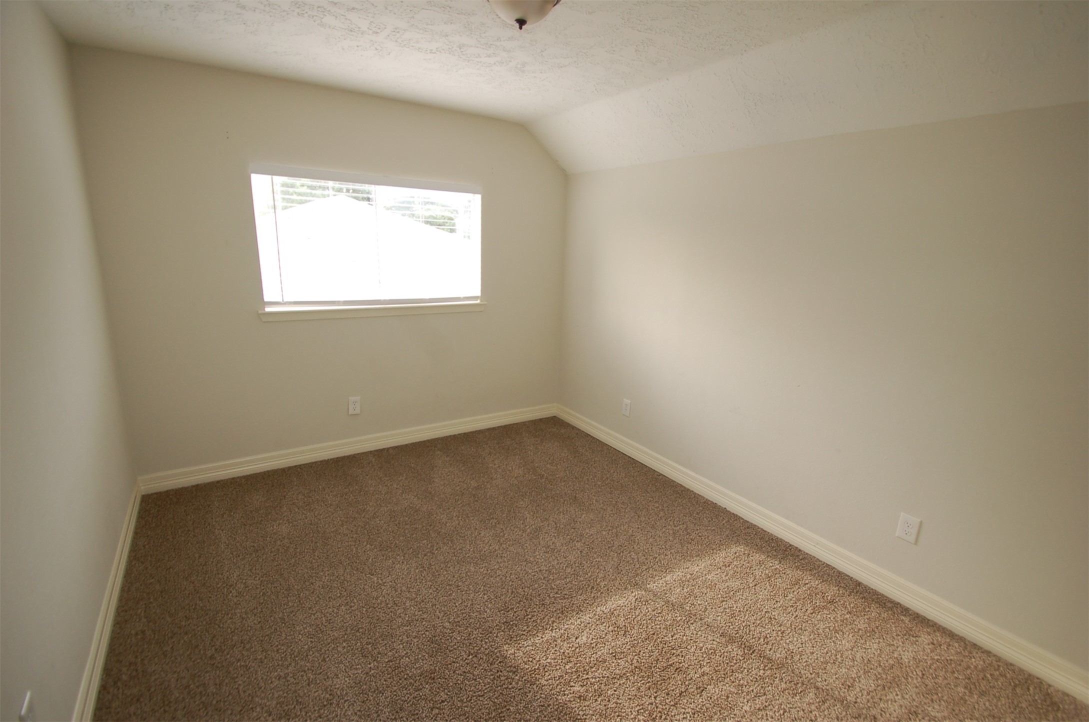 3338 Walhalla Drive Houston, TX 77066 - Photo 25 of 29 5th bed room