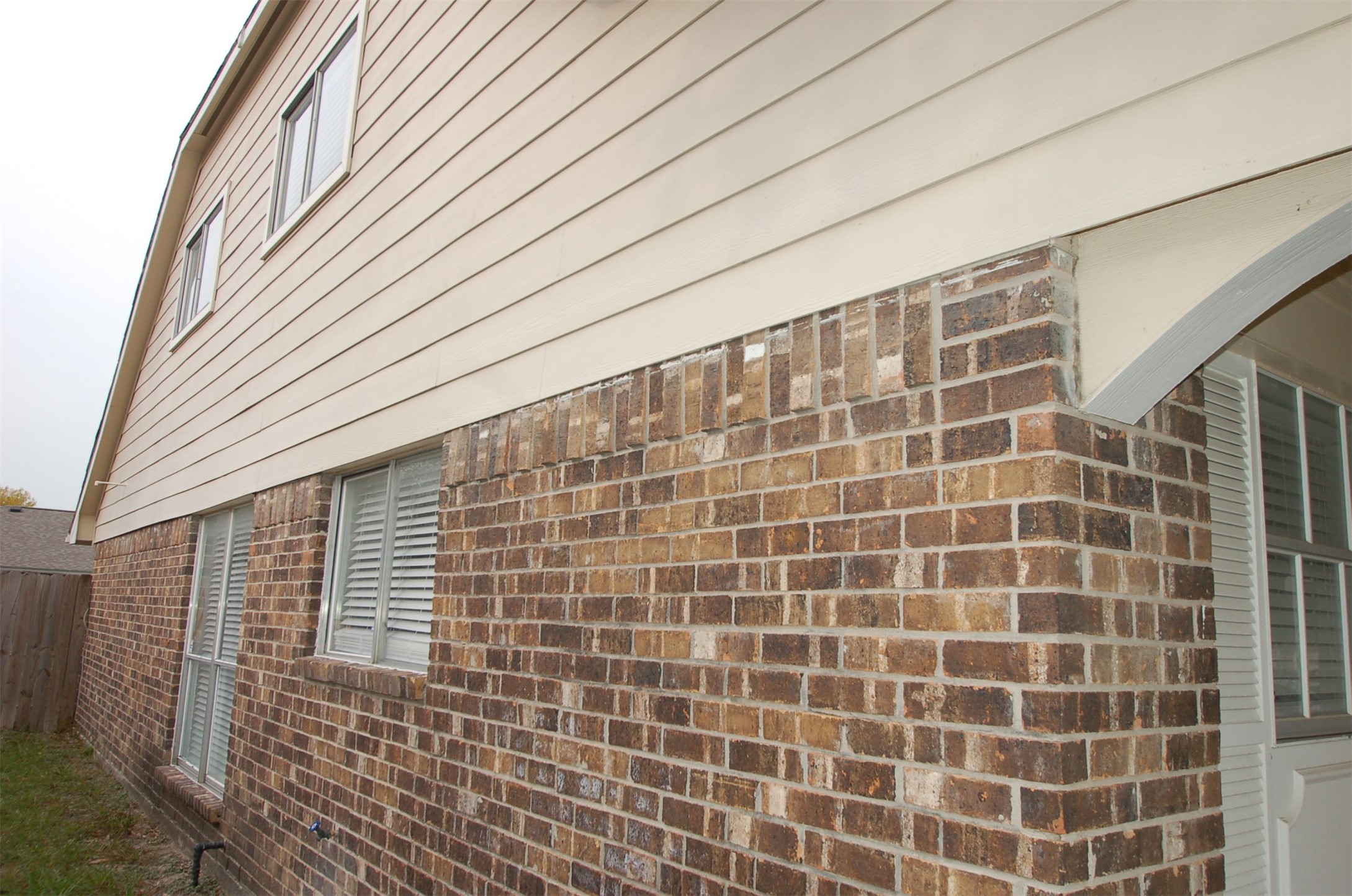 3338 Walhalla Drive Houston, TX 77066 - Photo 28 of 29 Brick & Hardi plank on left side