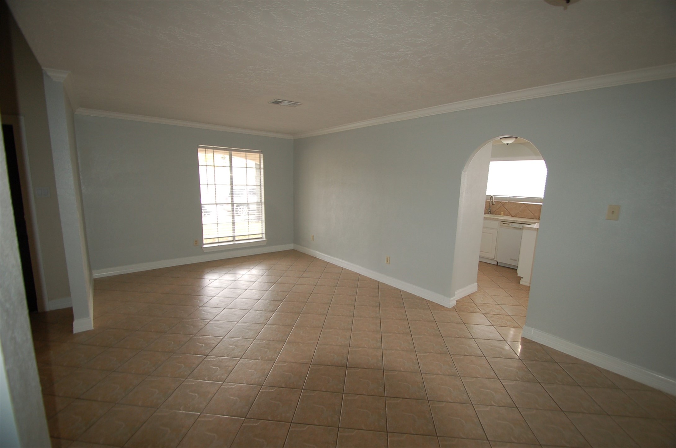 3338 Walhalla Drive Houston, TX 77066 - Photo 7 of 29 Formal dining room