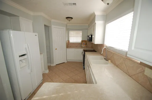 $270,000 | 3338 Walhalla Drive, Houston, TX 77066