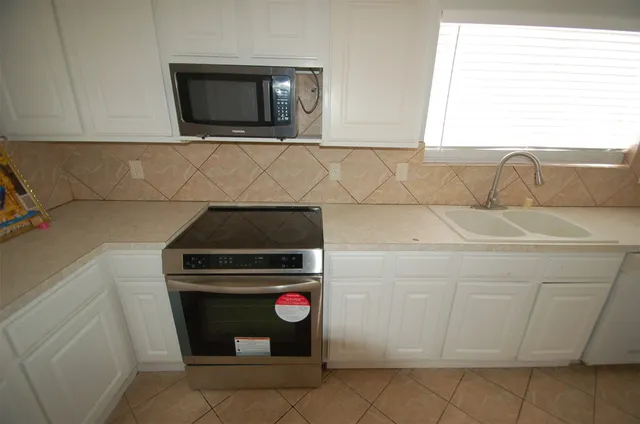 $270,000 | 3338 Walhalla Drive, Houston, TX 77066